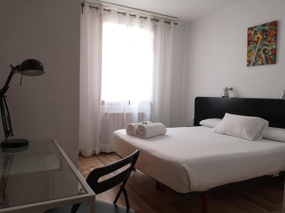Pension Las Rias โอโกรูญา ภายนอก รูปภาพ