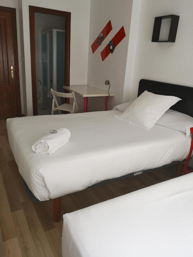 Pension Las Rias โอโกรูญา ภายนอก รูปภาพ