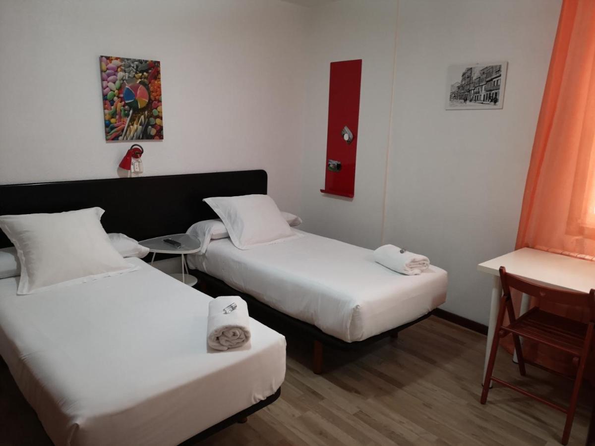 Pension Las Rias โอโกรูญา ภายนอก รูปภาพ
