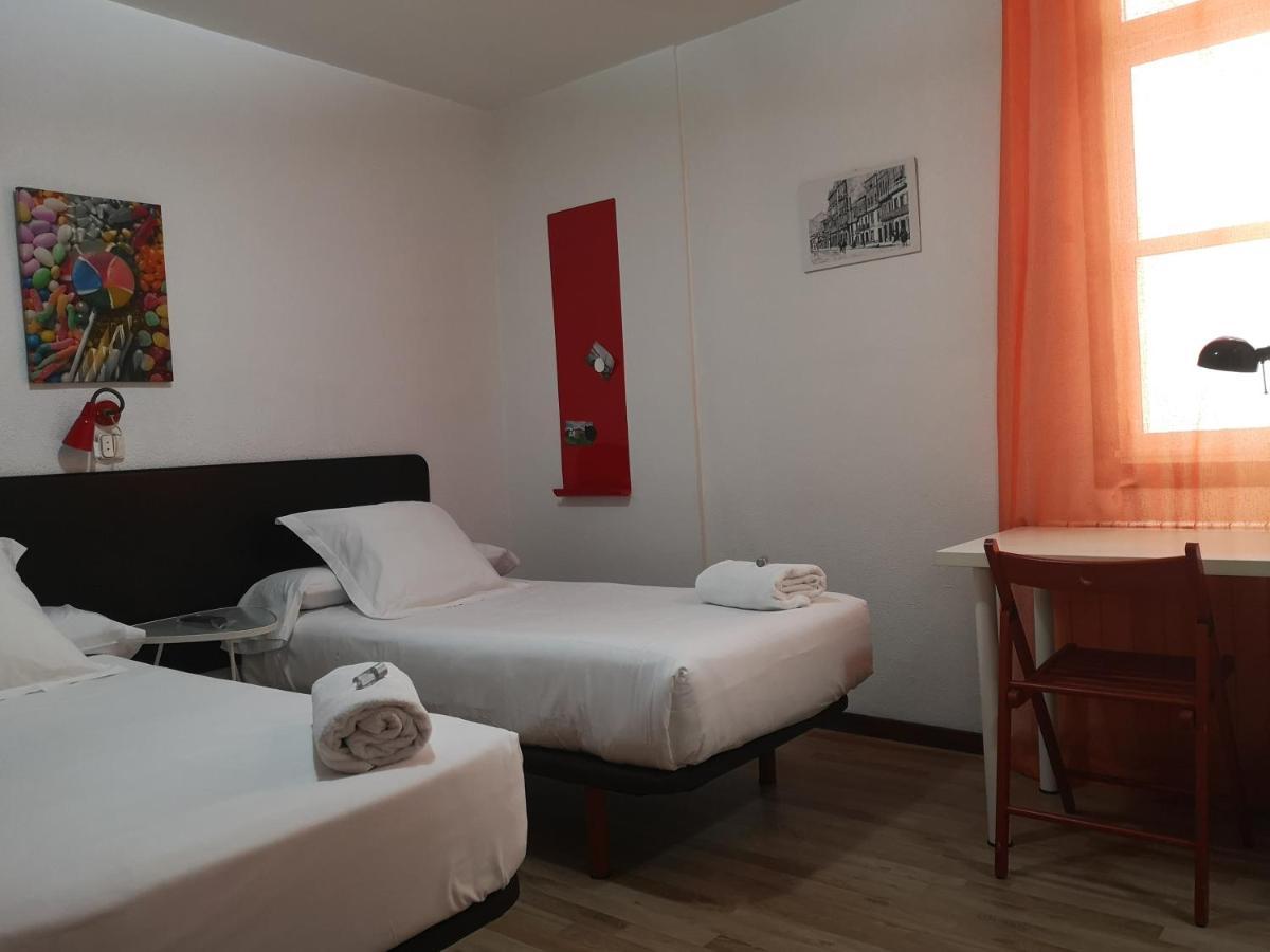 Pension Las Rias โอโกรูญา ภายนอก รูปภาพ