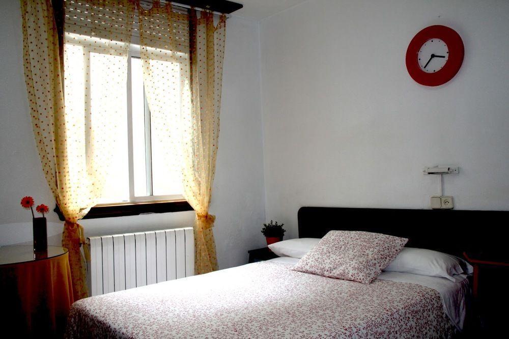 Pension Las Rias โอโกรูญา ภายนอก รูปภาพ