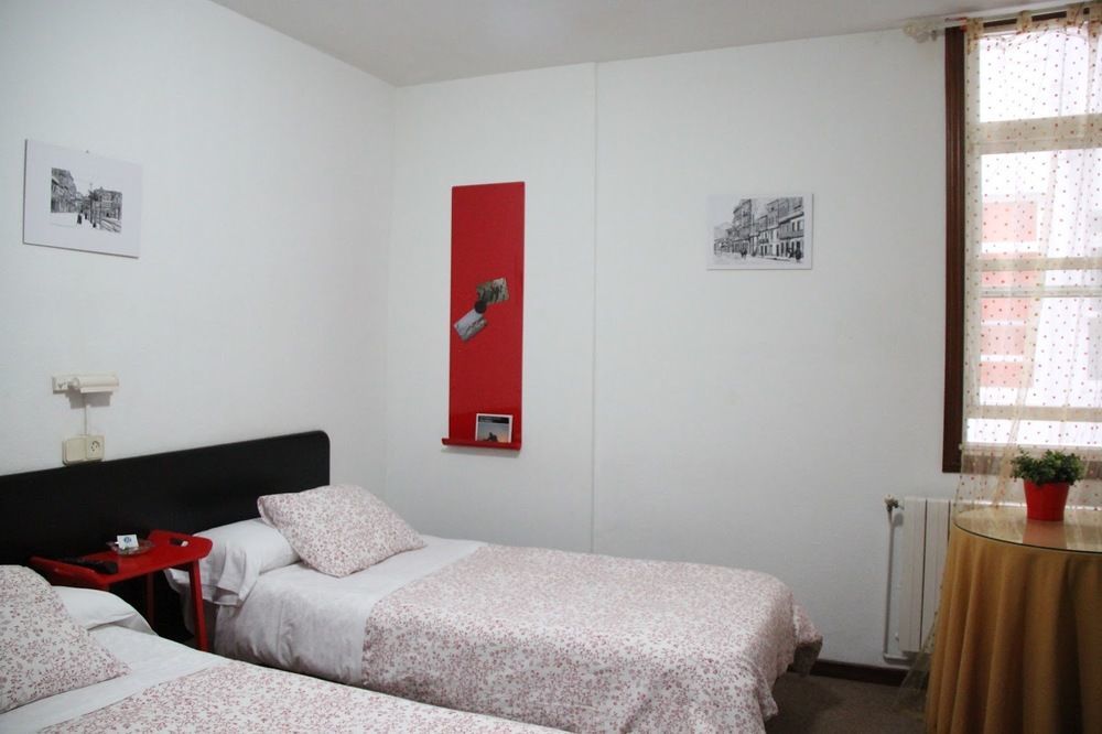 Pension Las Rias โอโกรูญา ภายนอก รูปภาพ